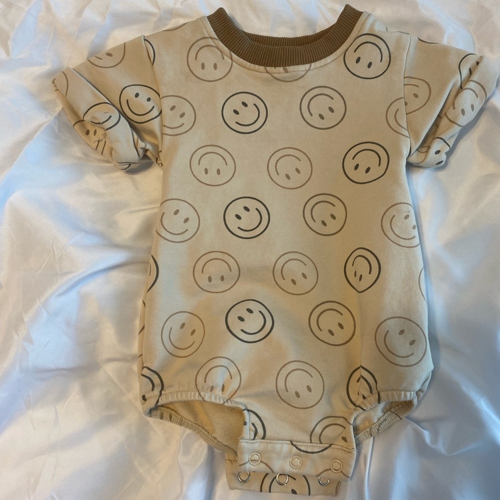 Aziel & Luca smiley short sleeve
